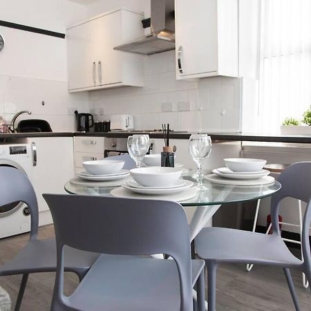 Bootle, Liverpool Modern 1Bed Ft Apartment Bagian luar foto